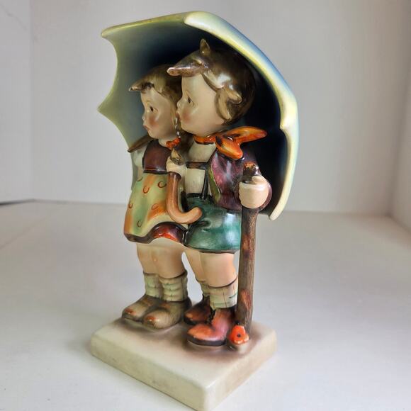 Goebel M.I. Hummel Stormy Weather #71 TMK2 Full Bee Germany 6.5" Figurine - Picture 2 of 16